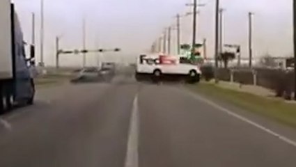 Human smuggler topples FedEx truck during police chase