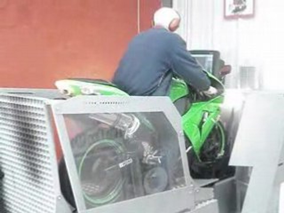 Kawasaki ZX10R Passage au banc