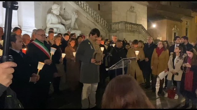 Minuto di silenzio alla fiaccolata per ricordare Aleksej Navalny