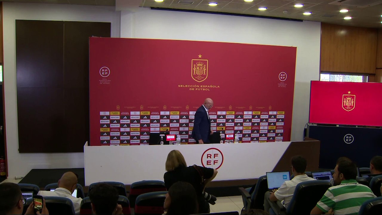 Luis de la Fuente renueva como seleccionador hasta 2026