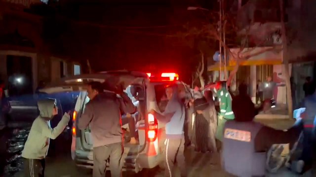 شهيدة ومصابون في استهداف الاحتلال منزلا بدير البلح