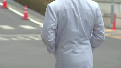 "수술 연기한 환자들 불안해해...간호사가 오롯이 부담" / YTN