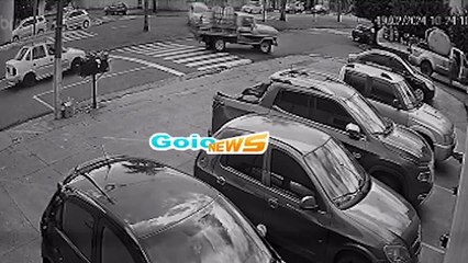 Vídeo mostra acidente que deixou um ferido no centro de Goioerê