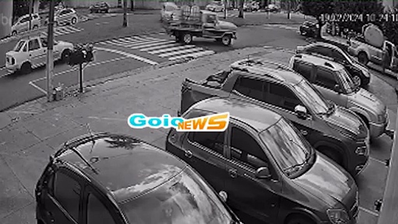 Vídeo mostra acidente que deixou um ferido no centro de Goioerê