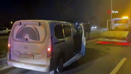 D-100’de feci kaza: 1’i çocuk 3 yaralı