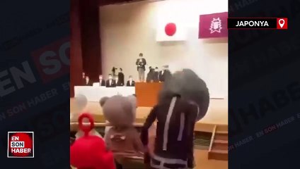 Mezuniyet törenine istedikleri gibi giyinip giden öğrenciler