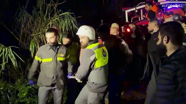 مقتل 4 أشخاص وجرح آخرين في انهيار مبنى سكني في لبنان