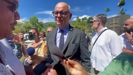 Edouard Philippe interpellé par un entrepreneur réunionnais