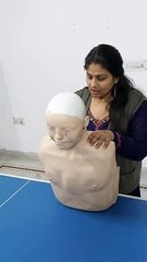 गले में कुछ फंसने पर ऐसे करे बचाव, देखे वीडियो