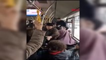 Sultanbeyli’de otobüsteki yolcuların kavgası kamerada