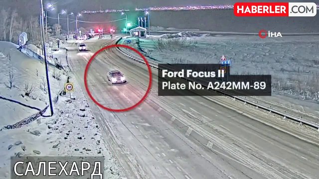 Rus muhalif lider Alexei Navalny'nin cenazesinin morga götürülme anları görüntülendi