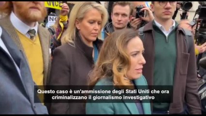 Stella Assange: "Julian è in pericolo, può fare la fine di Navalny"