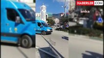 Yaşlı Vatandaş AKP'nin Seçim Aracına İsyan Etti