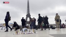 Paris : les vendeurs à la sauvette autour de la tour Eiffel «font quasiment partie du paysage», estime l'adjoint au tourisme