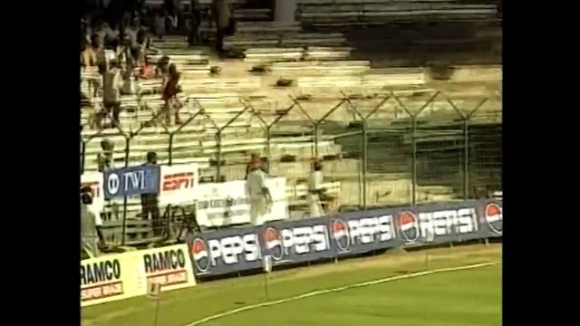 Shahid Afridi 141 vs India - 1st Test 1999, Chennai - CROWD SILENCED! #cricket #shahidafridi