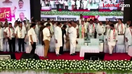 पवारांची सभा, चर्चा मात्र बॅनर्सची एकदा पाहाच, काय घडलं...