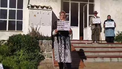 Vecinos de Azuel contra la falta de médico y servicios en su población