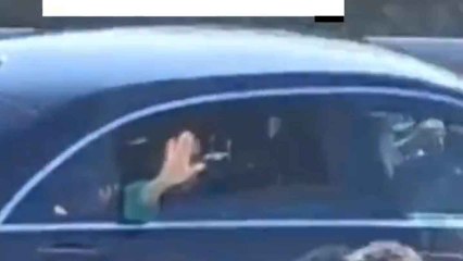 La reina Letizia saluda a un grupo de agricultores en Salamanca