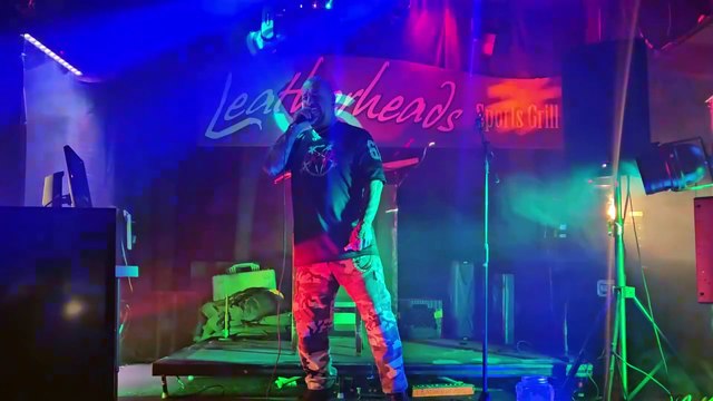 AVENGED SEVENFOLD - SO FAR AWAY (PERFORMED LIVE AT LEATHERHEADS)