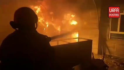 Şanlıurfa'nın Eyyübiye İlçesi Balıklıgöl Mahallesi'nde mesken yangını