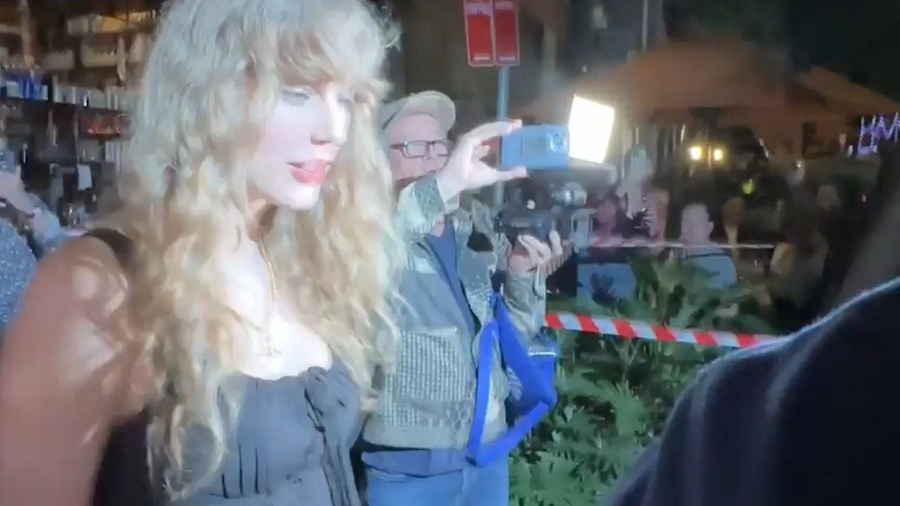 Taylor Swift makes first public outing with dinner in Sydney video Dailymotion