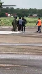 Policía herido tras caer de un helicóptero