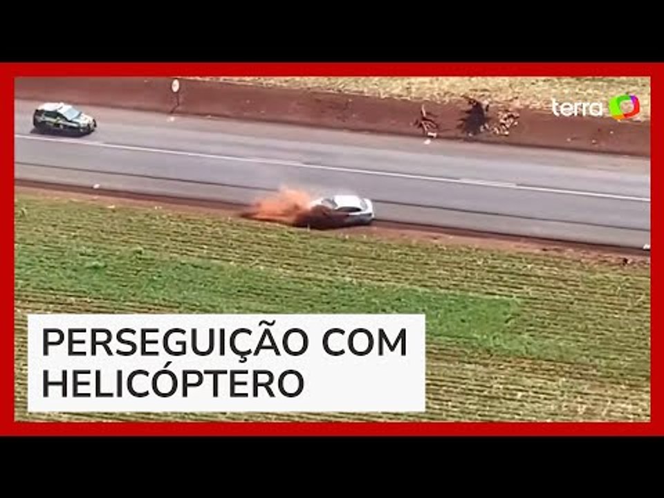 Motorista capota carro ao tentar fugir de abordagem da PRF no Paraná