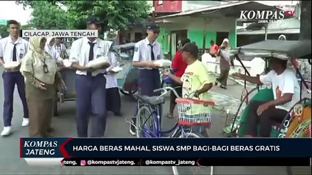 Harga Beras Mahal, Siswa SMP Bagi-bagi Beras Gratis