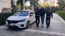 Kırmızı bültenle aranan uyuşturucu şüphelisi İzmir'de yakalandı