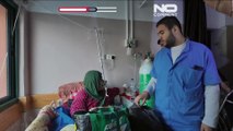 نقل مرضى في حالات حرجة عقب الغارة الإسرائيلية على مستشفى ناصر
