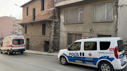 Metruk binada cesedi bulundu