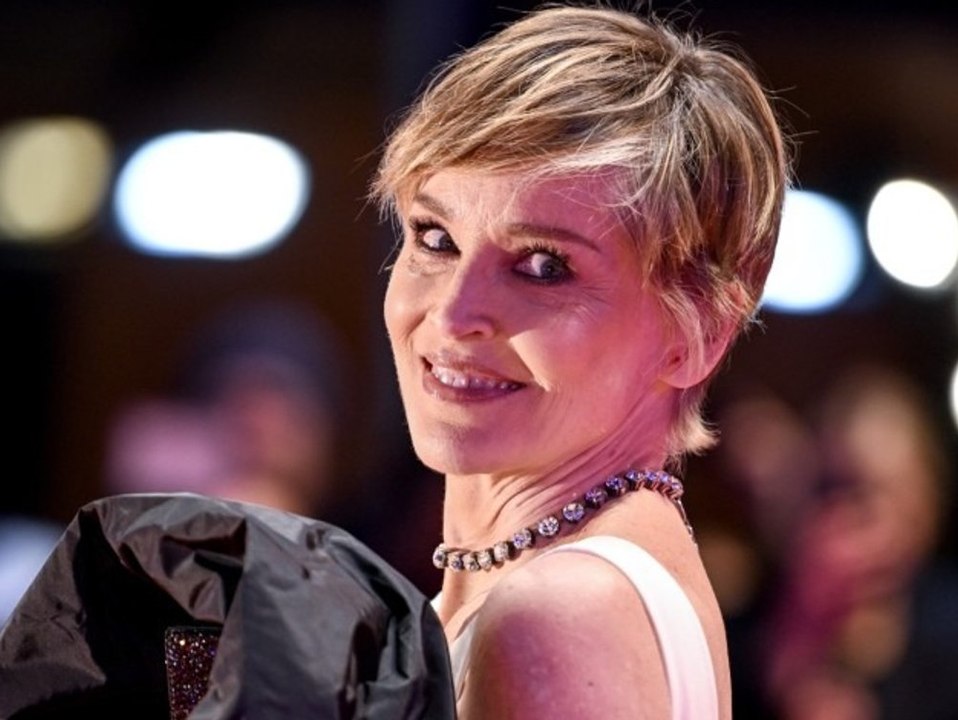 Sharon Stone auf der Berlinale: Glamour-Auftritt im hautengen Kleid