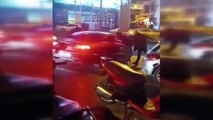İstanbul trafiğinde laf atma kavgası! Kadın ortalığı birbirine kattı