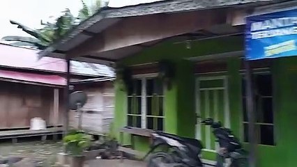 Aktivitas Pagi di Kampung Hinas Kiri