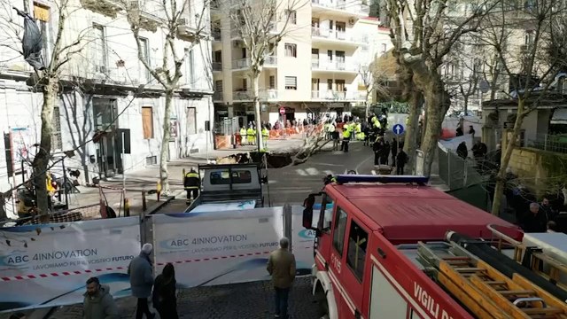 Napoli, la voragine vista dal drone