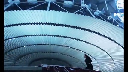 Sobre el globo de plata - On The Silver Globe (Trailer)