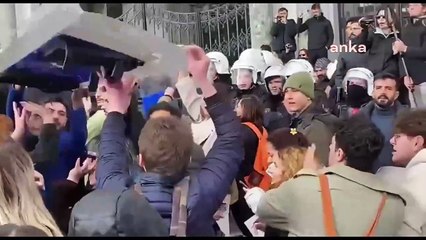 İstanbul Üniversitesi öğrencilerinin eylemine müdahale: Bir öğrenci yaralandı