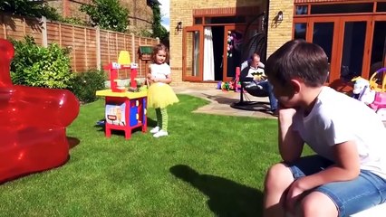 BAD KIDS MISS KATY MISTER MAX ДЕЛАЮ МОРОЖЕНОЕ ИДЕЯТ РУКАМИ ВСЕ В ШОКОЛАДЕ