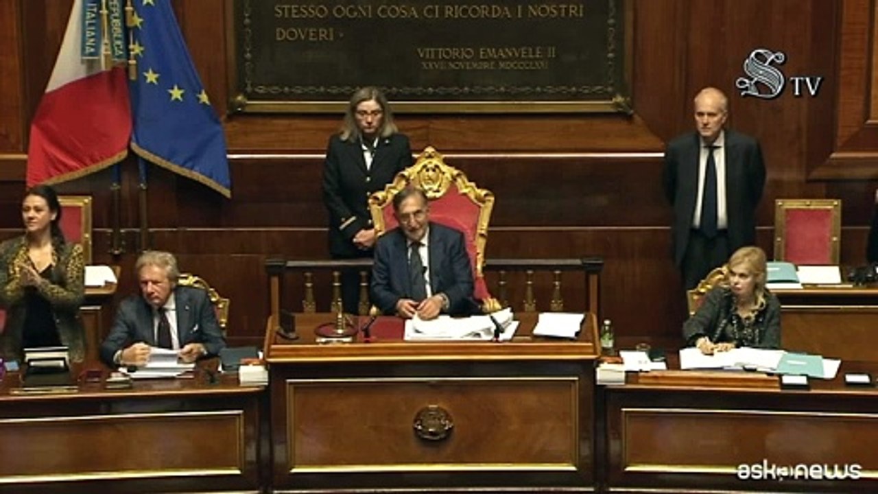 La Russa saluta una delegazione di ragazzi ucraini al Senato