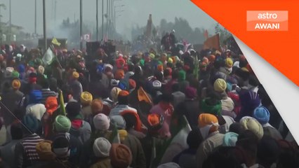 Polis lepaskan gas pemedih mata, petani bertempiaran lari