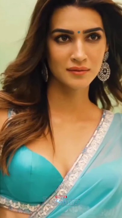 Kriti Sanon Hot Gorgeous Vertical Edit | Untold Story - From middle class to leading actress