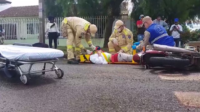 Jovem sofre fratura exposta após acidente de moto no Santa Cruz