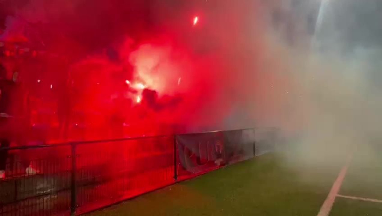 Ambiance à Biesme-Wepion où le nouveau groupe des Ultra Biesmois, Red Ultra 2022, fête son lancement pour le 1/4 de finale de coupe de province