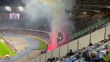 Download Video: Aficionados del Barça, expulsados del partido frente al Nápoles