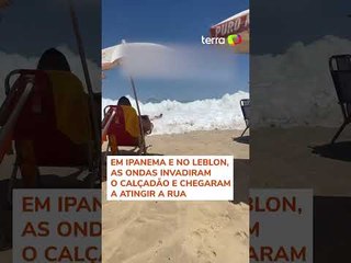 Télécharger la video: Ressaca atinge praias, assusta banhistas e invade ruas no RJ