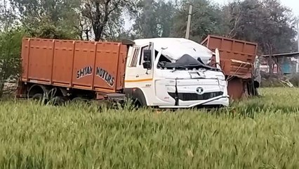 ट्रेलर-ट्रक में टक्कर, ट्रक चालक की मौत