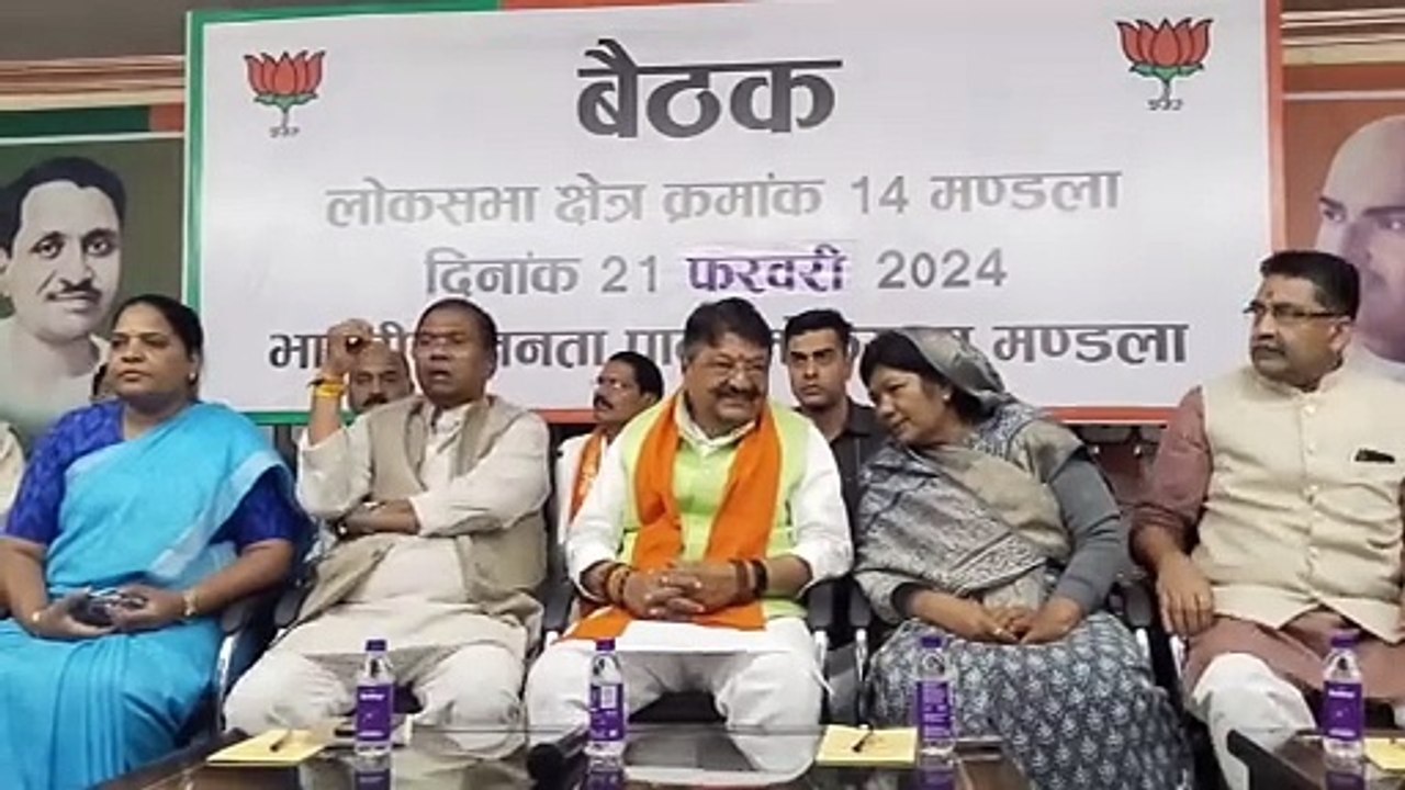 नपा नैनपुर की अध्यक्ष, उपाध्यक्ष व पार्षद ने था...