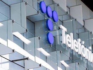 La inversión tecnológica provoca que Telefónica caiga a números rojos en 2023