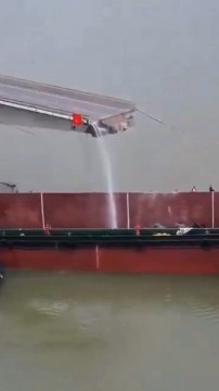 中광저우서 선박 충돌로 교각 절단…2명 사망·3명 실종