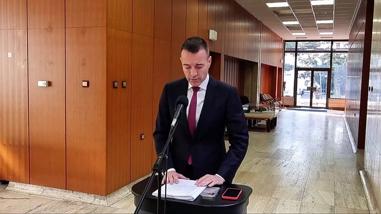 Brífing ministra školstva T. Druckera a ministra spravodlivosti B. Suska po rokovaní vlády SR